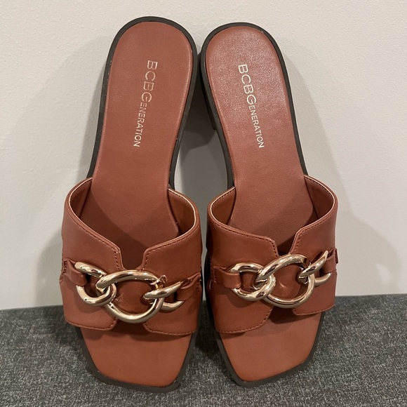BCBGeneration Brown Leather sandals with Chain Detail/size 6 - Picture 7 of 11